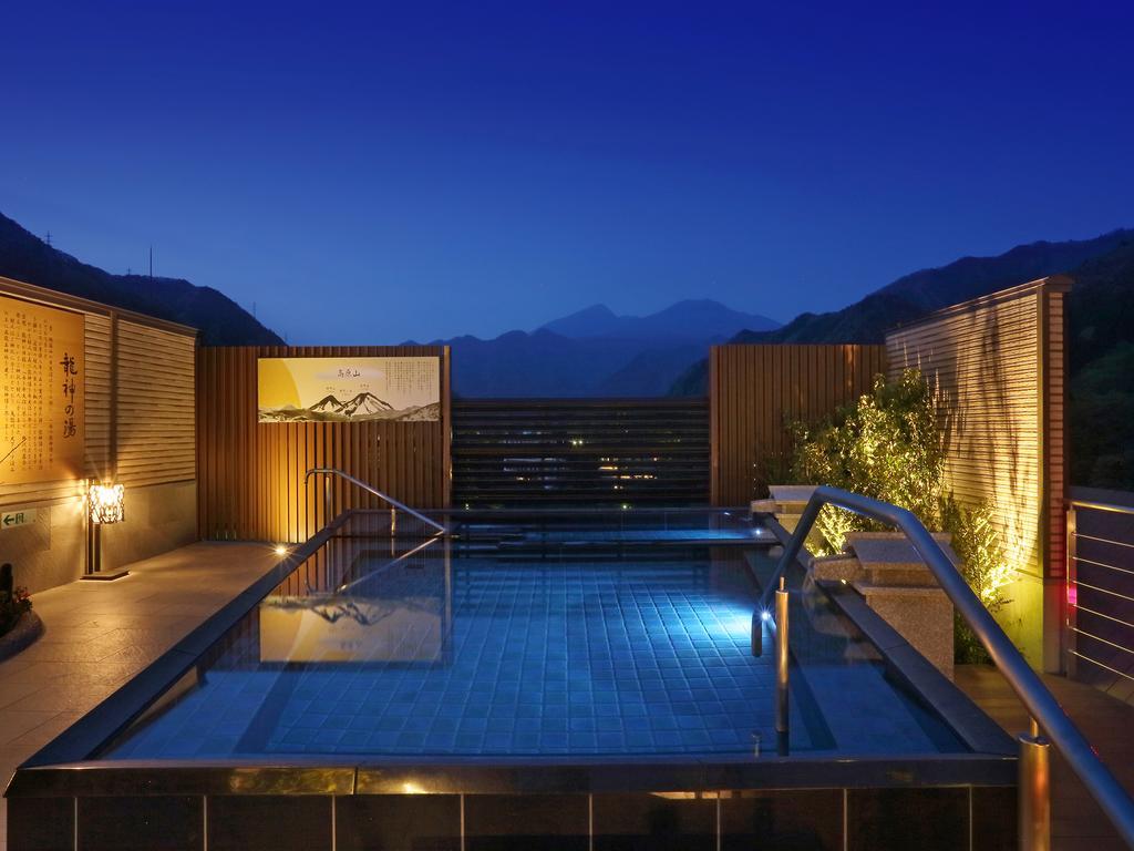 Hotel Asaya Nikko Zewnętrze zdjęcie A rooftop onsen in Japan