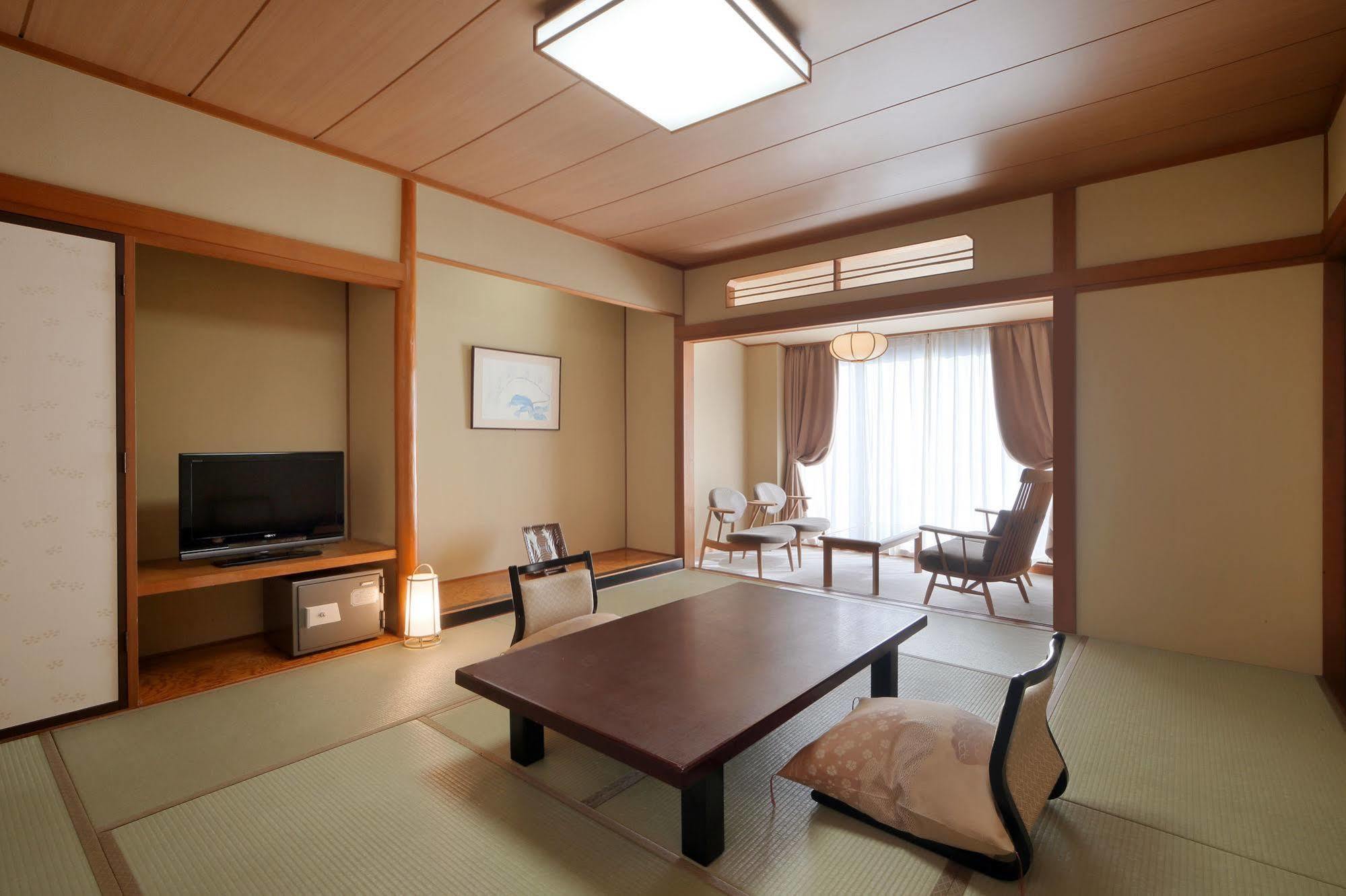 Hotel Asaya Nikko Zewnętrze zdjęcie A Japanese-style room at a hotel in Japan